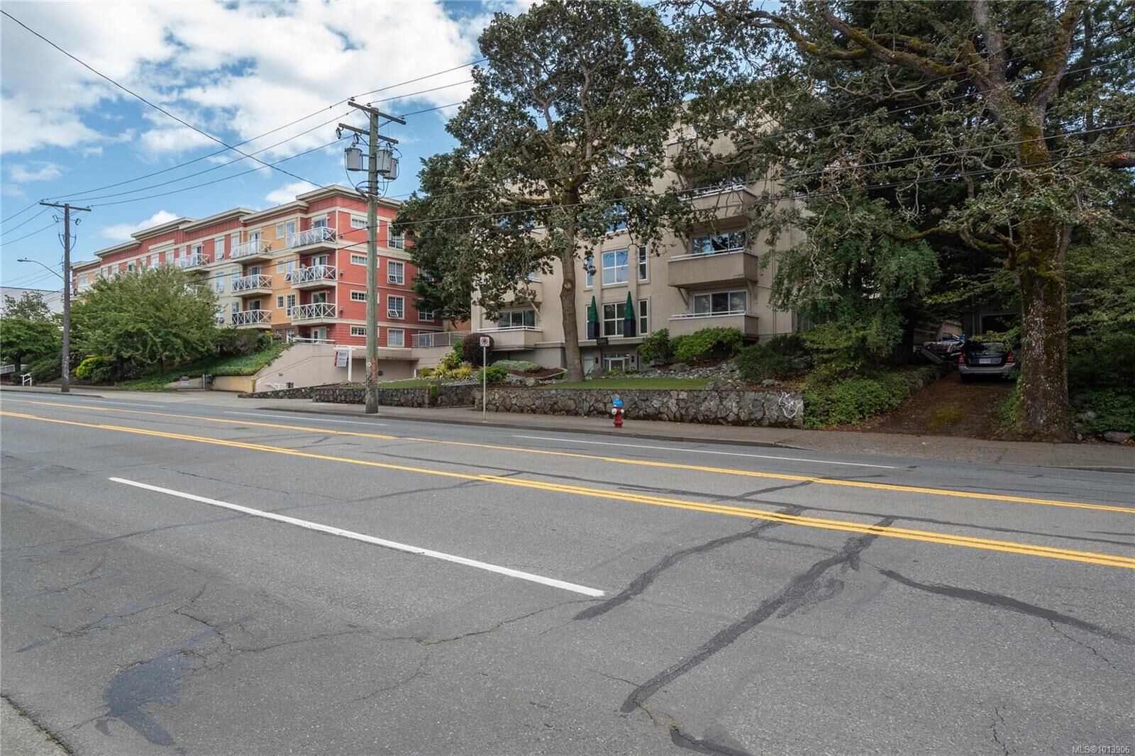 Property Photo: 1361 Hillside Ave 404 BC V8T 2B3