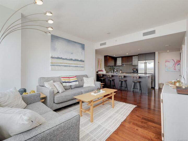 Property Photo:  608 Broughton St 603  BC V8W 1C7 