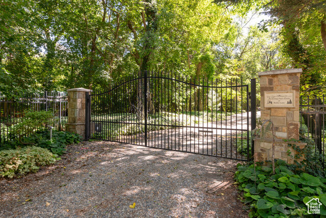 Property Photo:  2318 E Walker Ln  UT 84117 