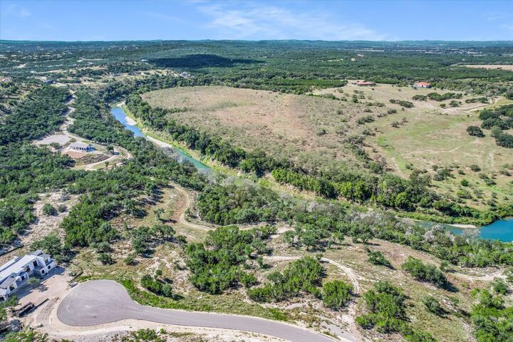 Property Photo:  2038 Paradise Parkway  TX 78133 