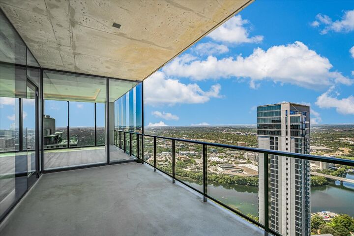 Property Photo:  610 Davis Street 4903  TX 78701 