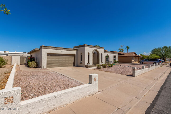 Property Photo: 2642 W Onza Avenue AZ 85202