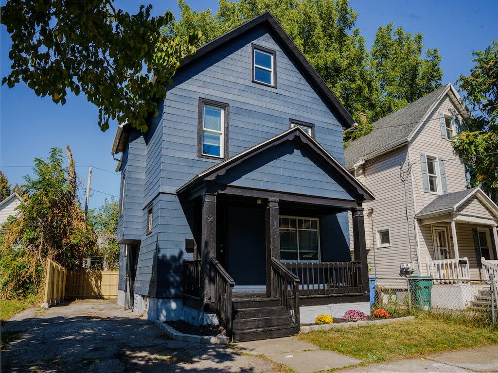 Property Photo:  92 Roycroft Drive  NY 14621 