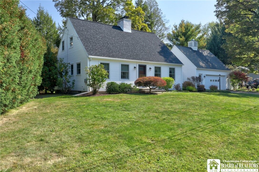 Property Photo: 8 Ivy Lane NY 14750