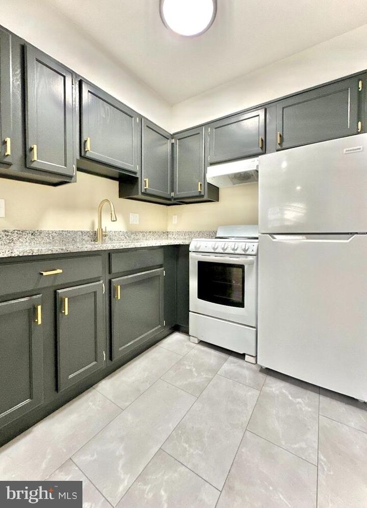 Property Photo:  523 Martin Street A2  PA 19128 