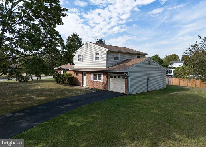 498 Allegheny Drive  Harrisburg PA 17112 photo