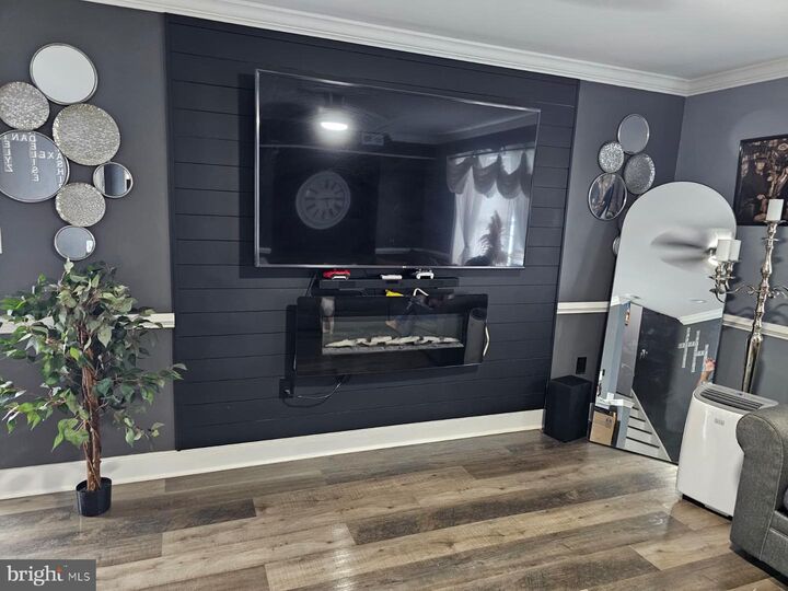 Property Photo:  16 E 7th Avenue  NJ 08021 