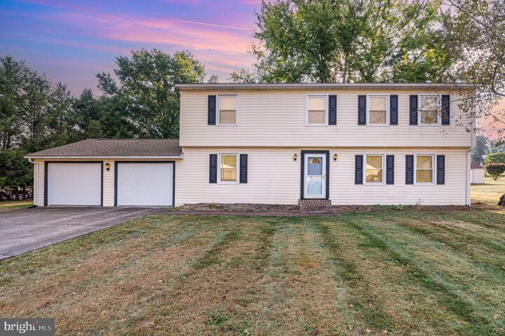1616 Airport Drive  Mechanicsburg PA 17050 photo