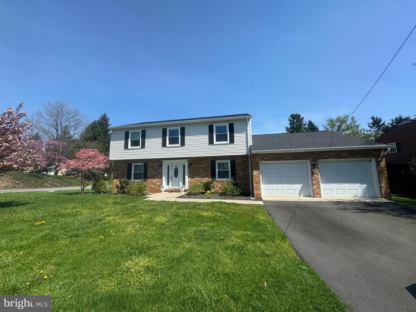 Property Photo:  901 Hillcrest Drive  WV 25401 