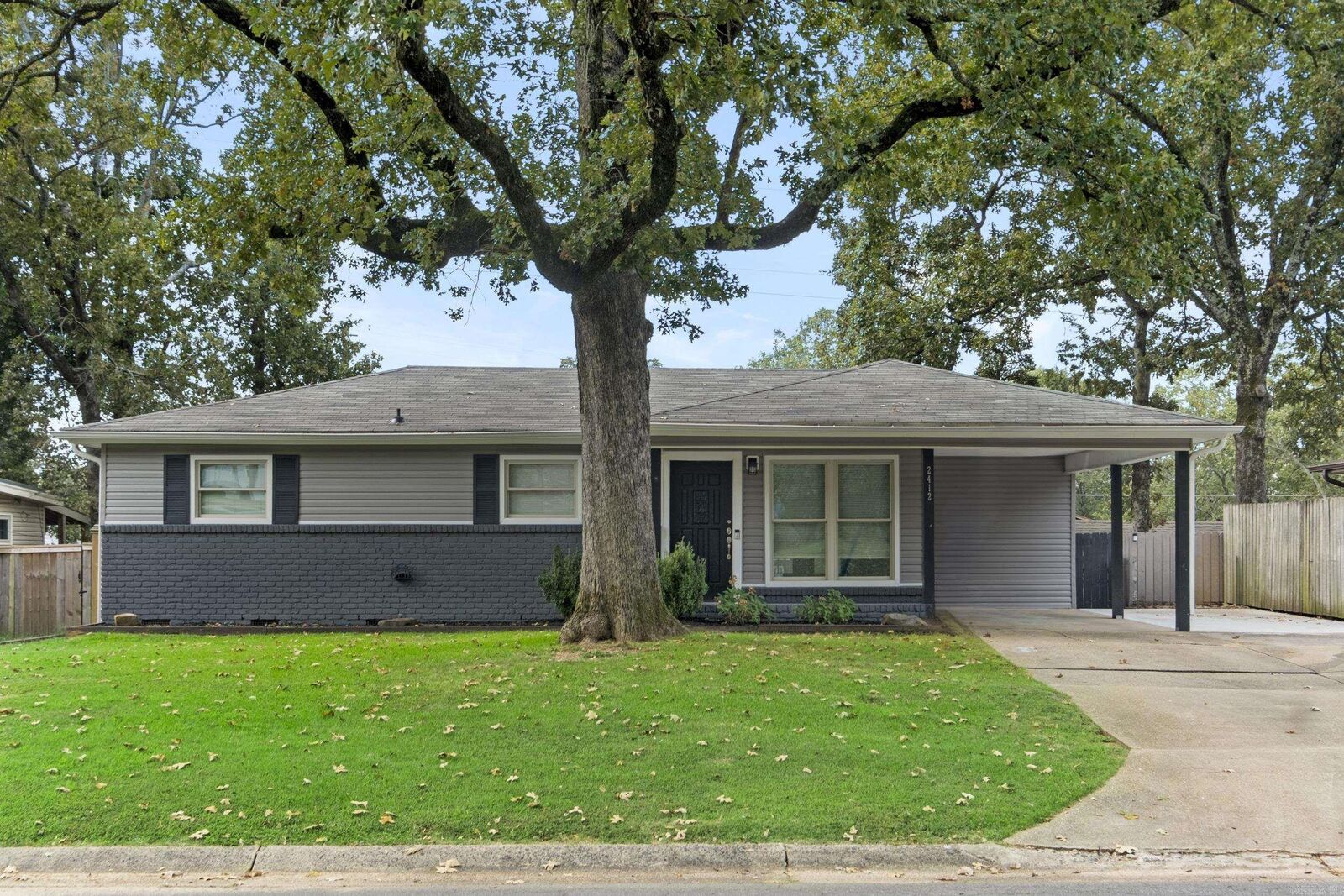 Property Photo: 2412 Seminole Trl AR 72116