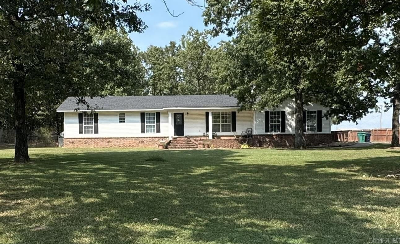 Property Photo: 6 Oak Cliff Cove AR 72039