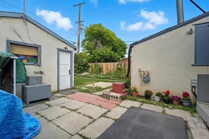 Photo de la propriété:  771 Hector Avenue  MB R3M 2E5 
