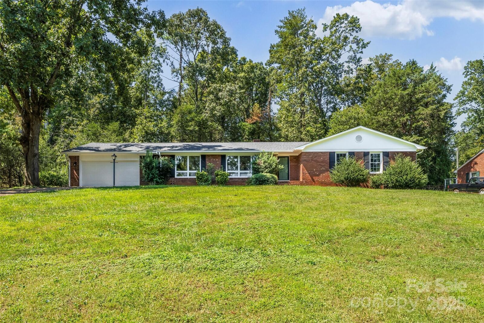 Property Photo: 101 Woodsway Lane NC 28655