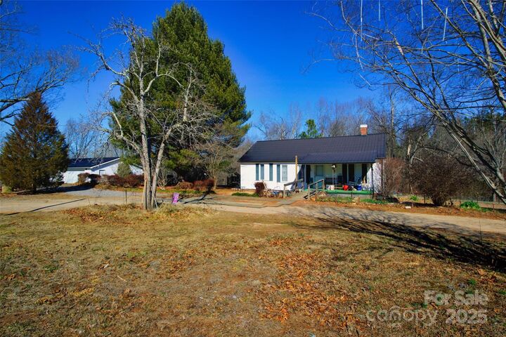 Property Photo:  160 Sharpe Farm Drive  NC 28625 