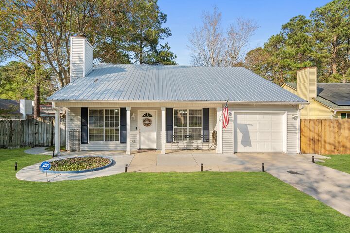 309 Regent Street  Summerville SC 29483 photo