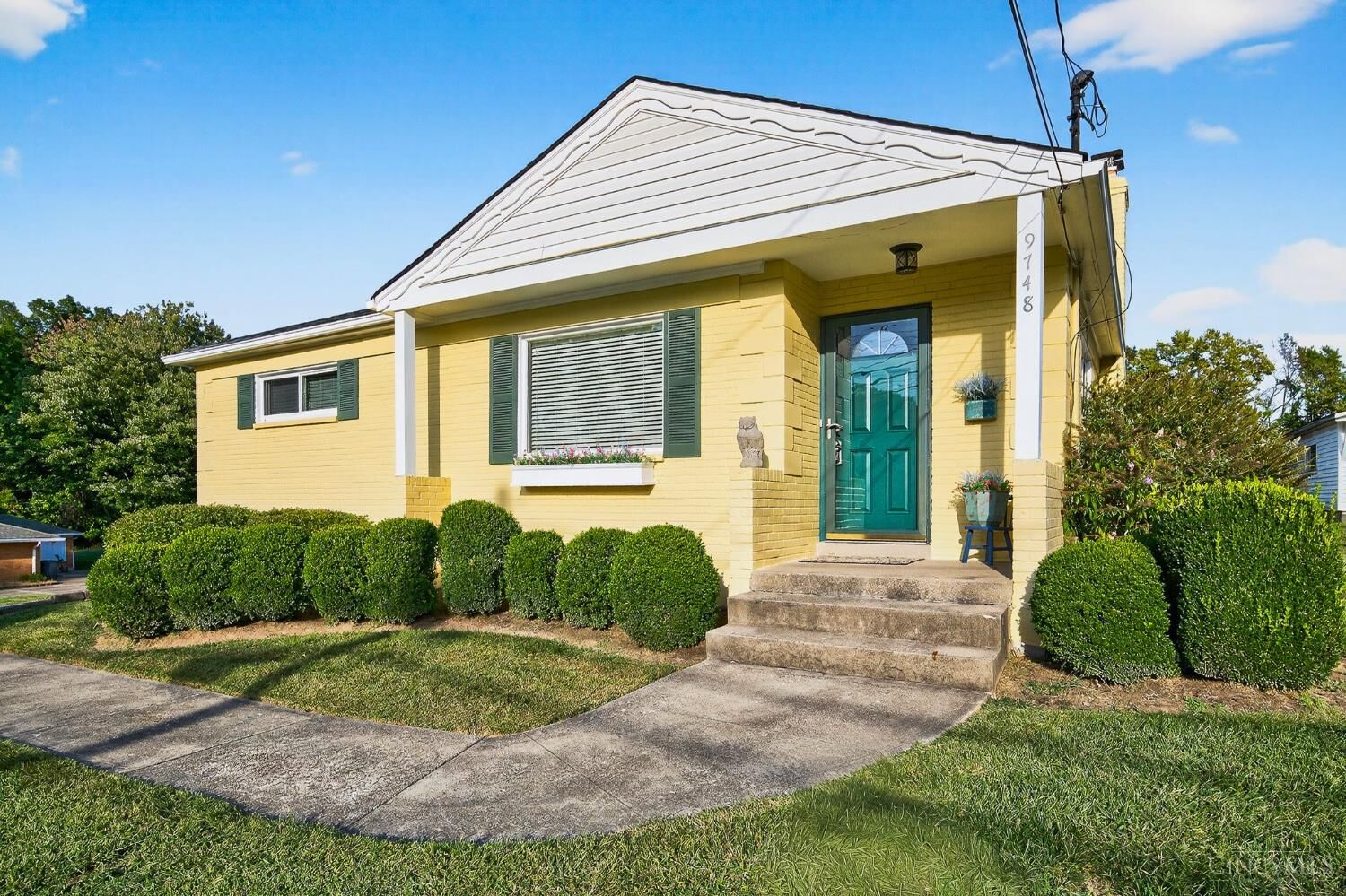 Property Photo:  9748 Leacrest  OH 45215 