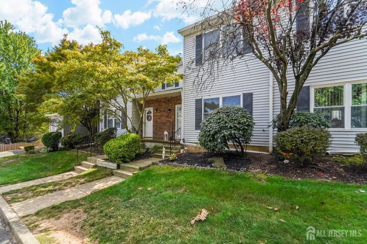 Property Photo:  58 Hickory Court  NJ 08831 
