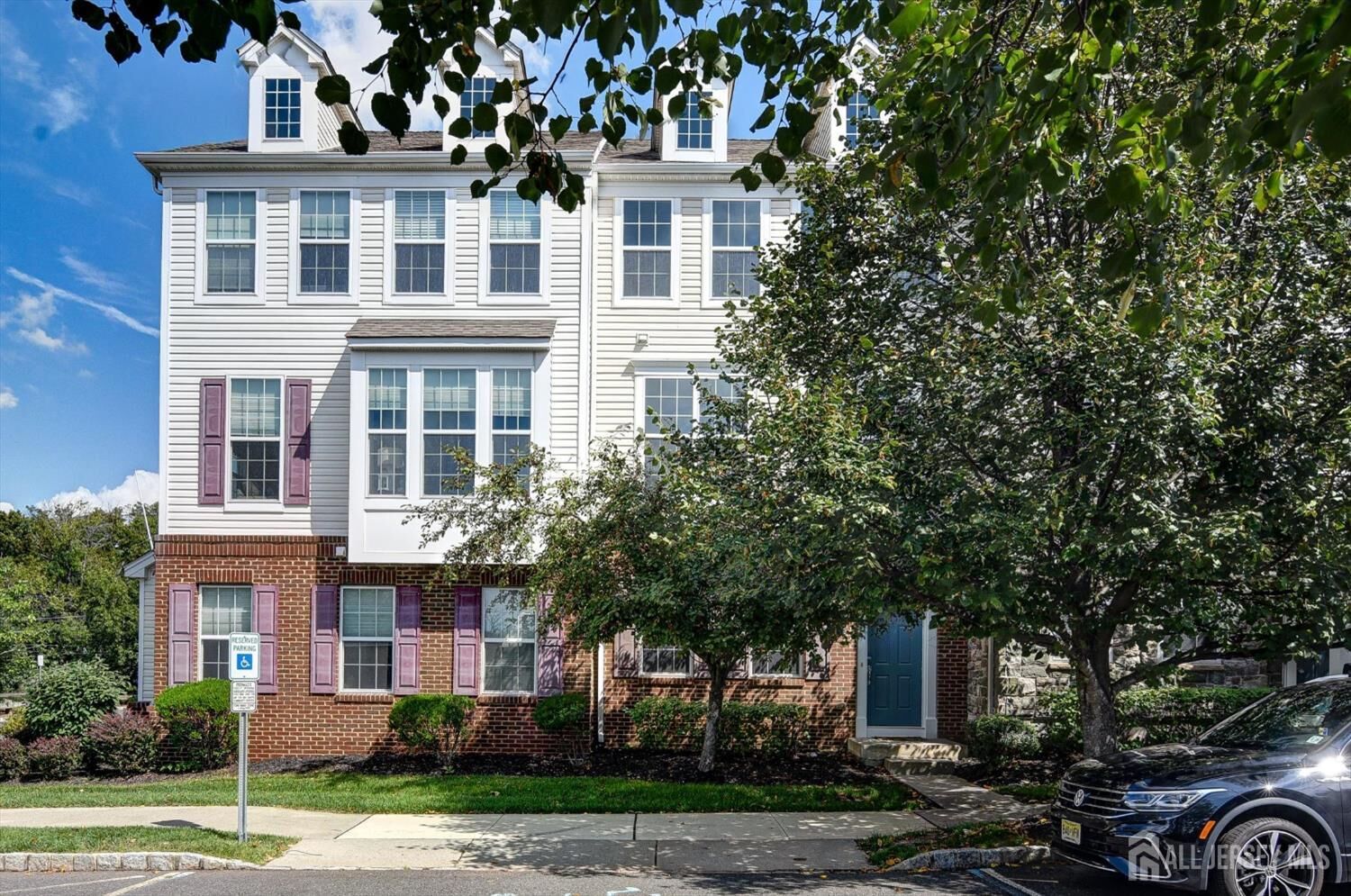 Property Photo:  1002 Leia Lane  NJ 08904 