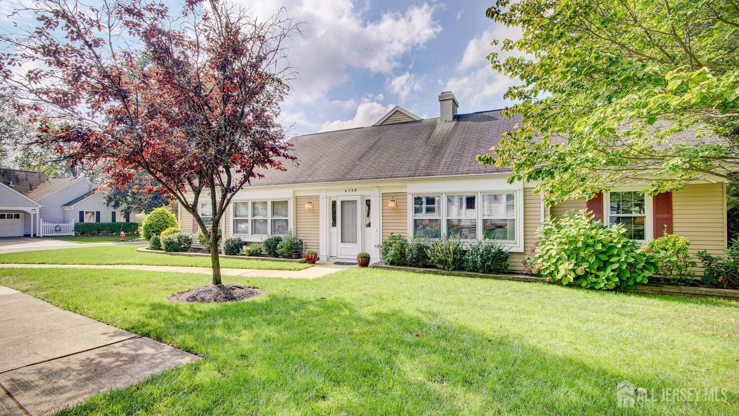 Property Photo:  678-B Yarborough Way  NJ 08831 