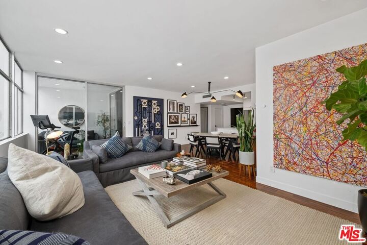 Property Photo: 7960 Selma Ave CA 90046