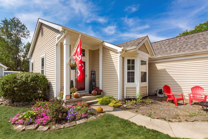Property Photo:  4817 Coachford Drive  OH 43231 