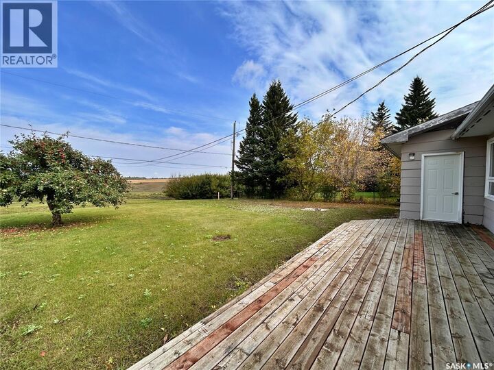 Property Photo: 107 Clements Avenue SK S0G 5A0