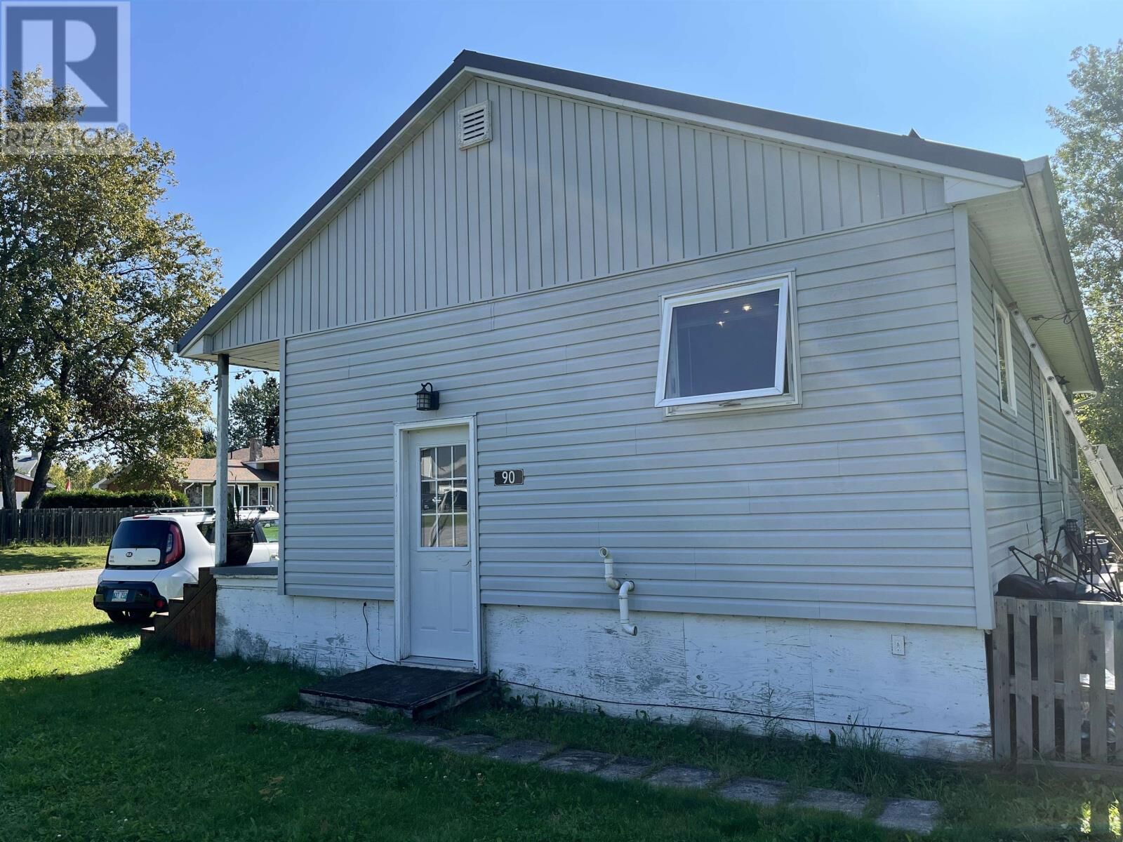 Property Photo:  90 Aspen Street  ON P0V 1T0 