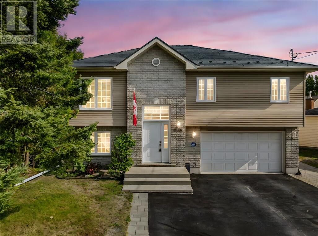 Property Photo:  1116 Jeanne D'Arc Street  ON P3P 1S1 
