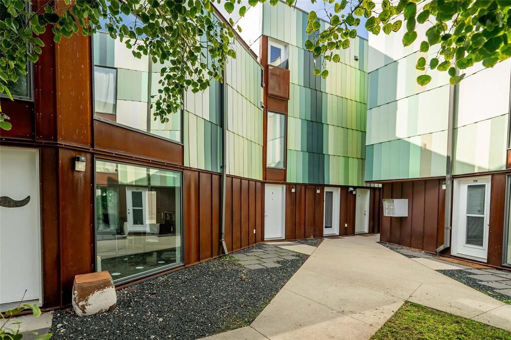 Property Photo:  791 Wall Street  MB R3G 2T6 