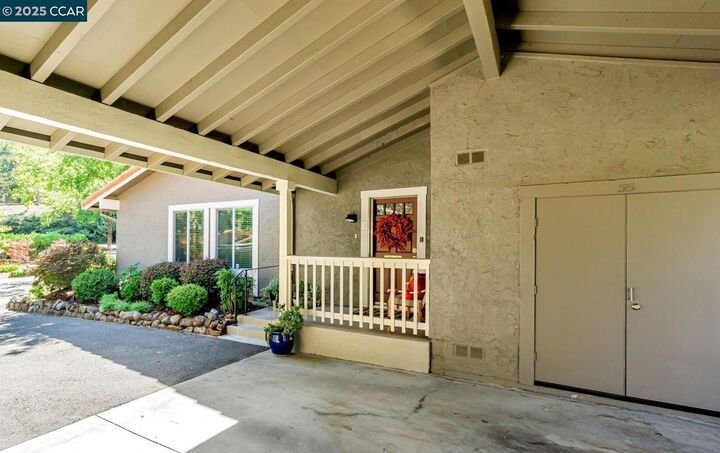 Property Photo:  3100 Terra Granada Dr 2  CA 94595 