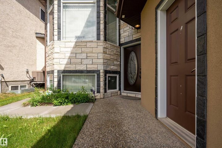 Property Photo:  1527 67 Street SW  AB T6X 0G8 