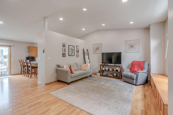 Property Photo:  2526 Berkshire Drive  ND 58503 