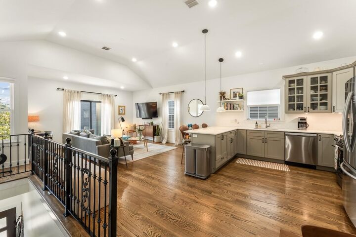 Property Photo:  113 Zabriskie St 2  NJ 07307 