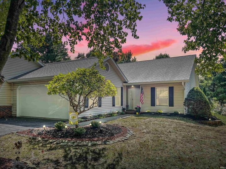 3925 S Baytree Lane  Bloomington IN 47401-9754 photo
