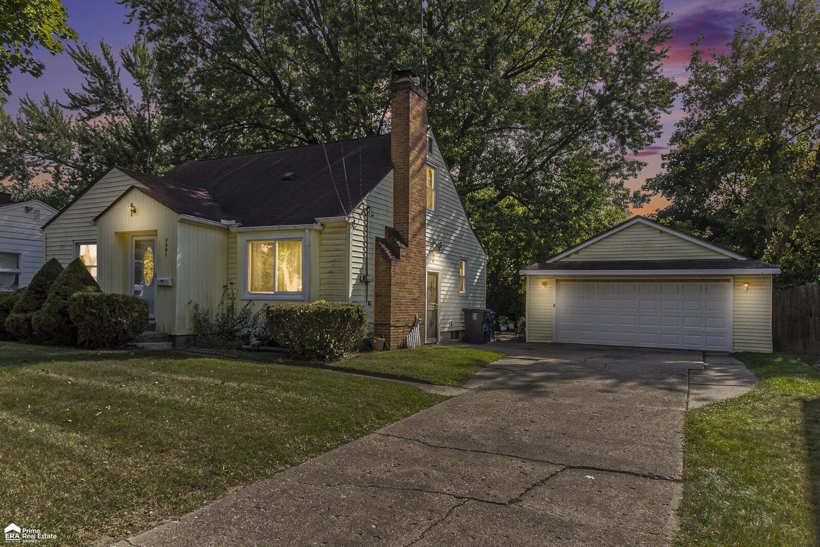 Property Photo:  3021 Clement Street  MI 48504-2981 