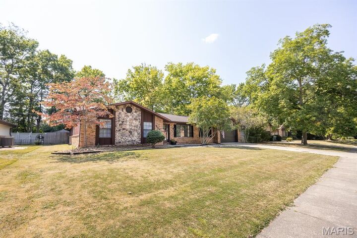 Property Photo: 905 Dartmouth Drive IL 62269