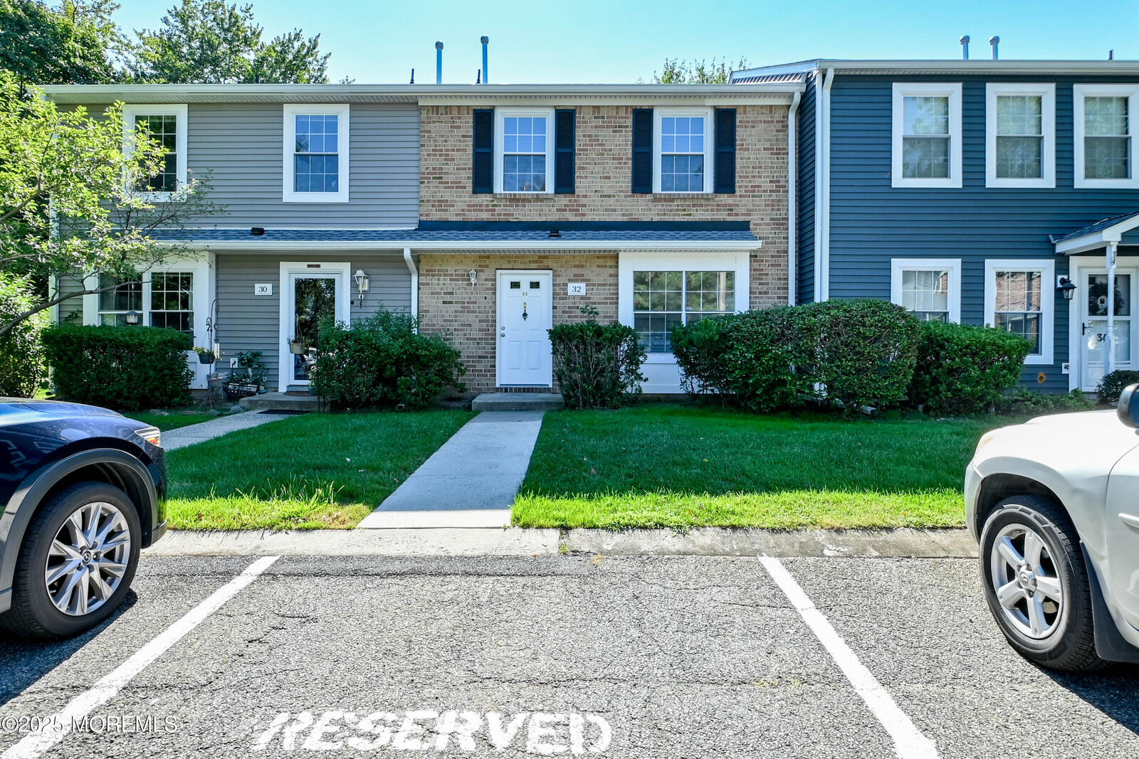 Property Photo:  32 Lafayette Court  NJ 08902 