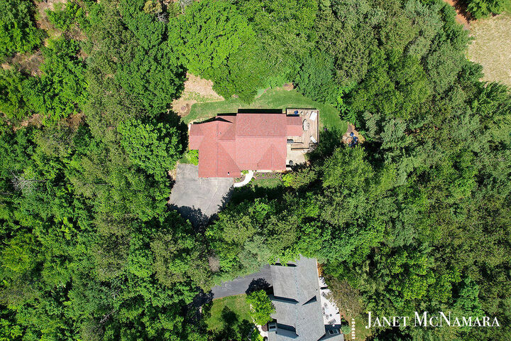 Property Photo:  2009 W Lakewood Boulevard  MI 49424 