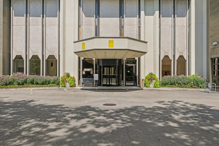 Property Photo:  6007 N Sheridan Road 25F  IL 60660 