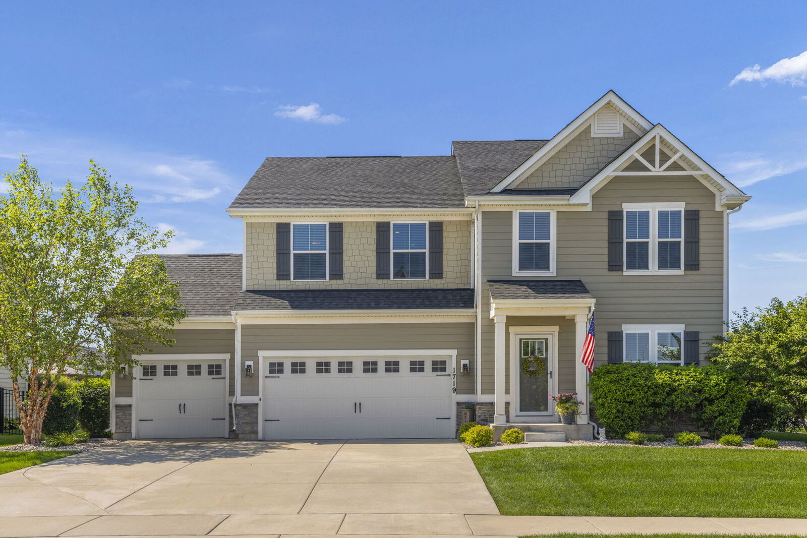 Property Photo:  1719 Moran Drive  IL 60404 