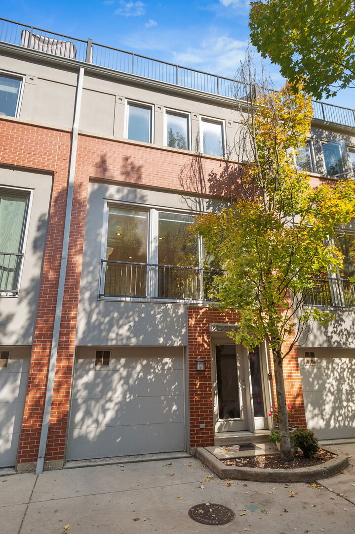 Property Photo:  816 Hinman Avenue 4  IL 60202 