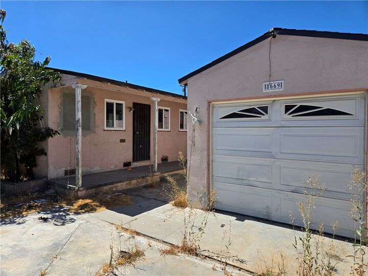 Property Photo:  8669 San Gabriel Avenue  CA 90280 