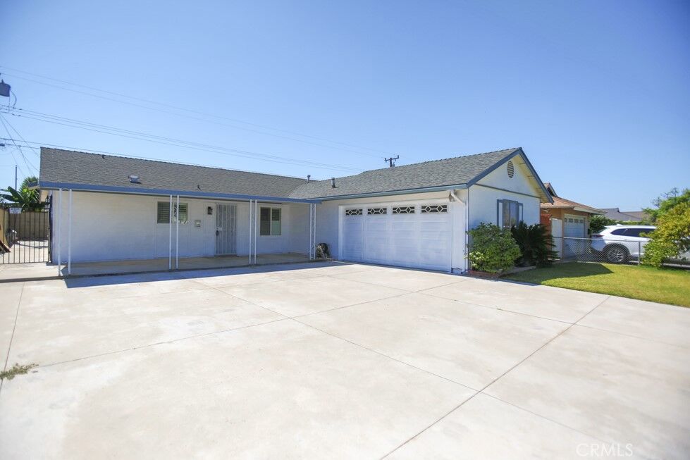 Property Photo:  5932 Chinook Drive  CA 92647 