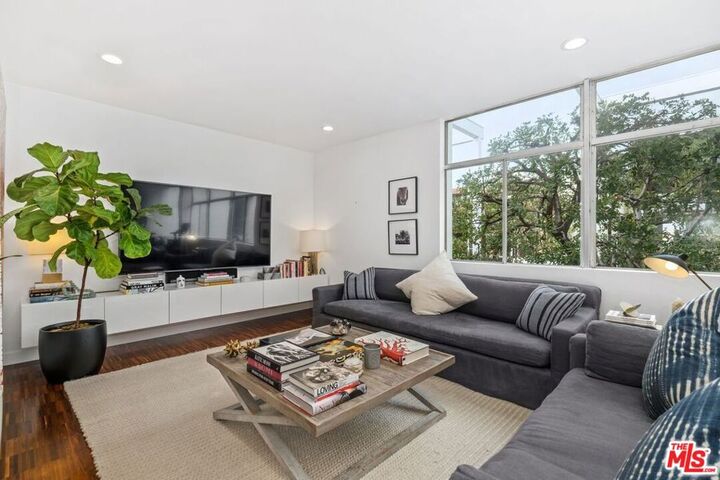 Property Photo: 7960 Selma Avenue 209 CA 90046