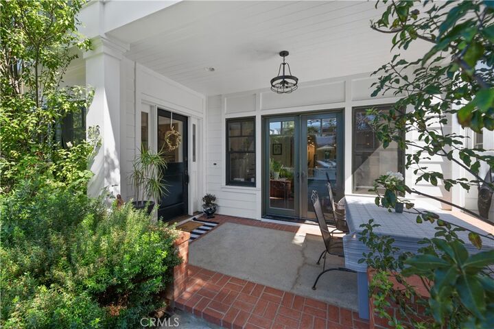 Property Photo:  516 Bolsa  CA 92663 