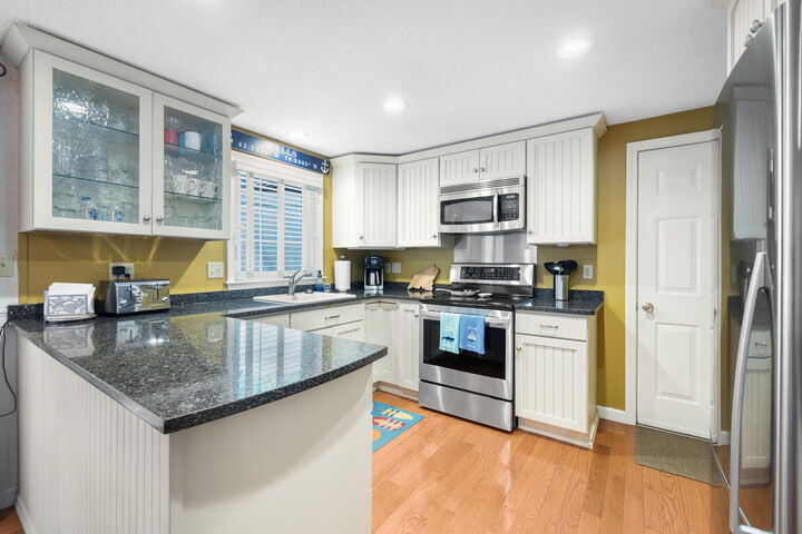 Property Photo:  176 Flintlock Village 3  ME 04090 