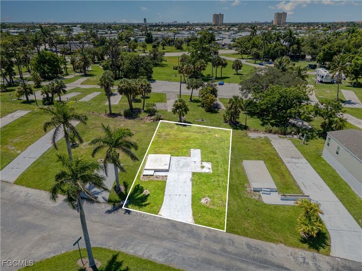 Property Photo:  77 Birch Boulevard  FL 33908 