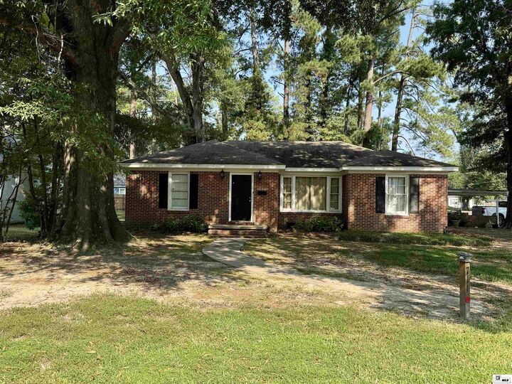Property Photo:  711 Downey Lane  LA 71201 