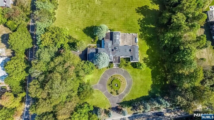 Property Photo:  132 Chestnut Ridge Road  NJ 07458 