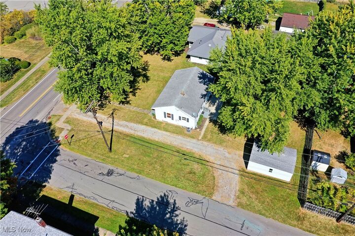 Property Photo:  300 N Mecca Street  OH 44410 